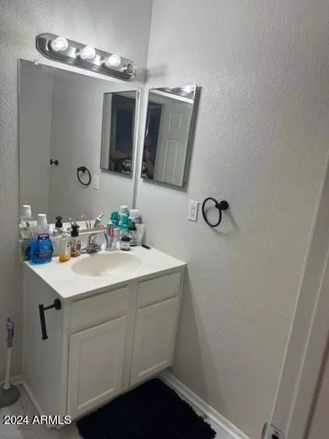 Bath - 1336 E Mountain View Rd #202, Phoenix, AZ 85020 photo 2 of 5