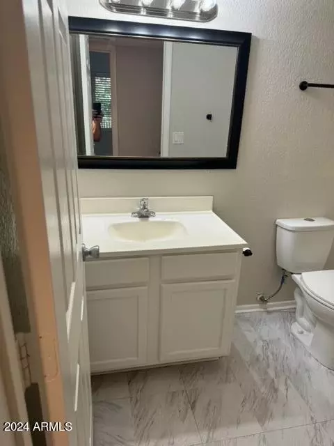 Bath - 1336 E Mountain View Rd #202, Phoenix, AZ 85020 photo 5 of 5