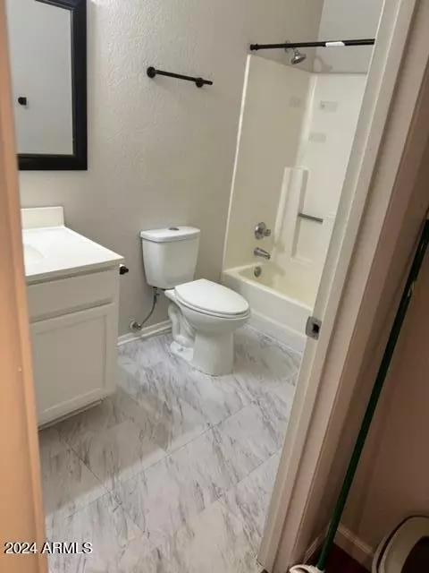 Bath - 1336 E Mountain View Rd #202, Phoenix, AZ 85020 photo 3 of 5