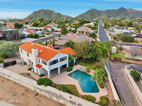 View/Area - 2734 E Purdue Ave, Phoenix, AZ 85028 photo 7 of 9