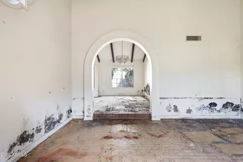 Living - 2734 E Purdue Ave, Phoenix, AZ 85028 photo 2 of 7