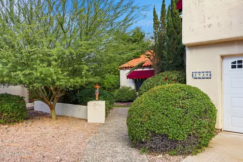 Exterior - 2734 E Purdue Ave, Phoenix, AZ 85028 photo 4 of 12