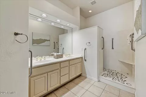 Bath - 4409 E Janice Way, Phoenix, AZ 85032 photo 3 of 4