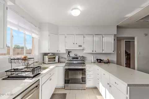 2938 N 50th Dr, Phoenix, AZ 85031