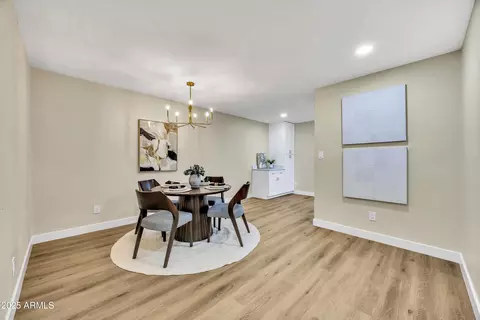 Dining - 2128 E Dunbar Dr, Tempe, AZ 85282 photo 1 of 1