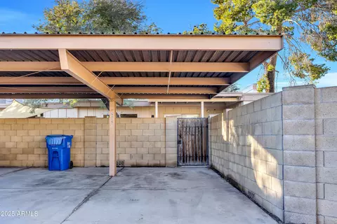Exterior - 2128 E Dunbar Dr, Tempe, AZ 85282 photo 4 of 5