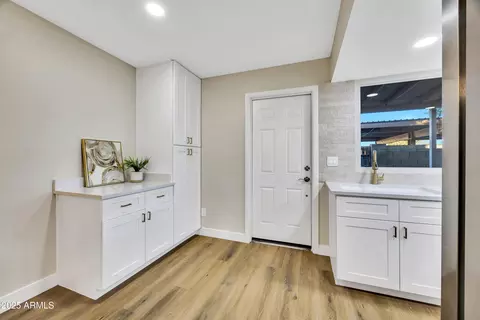 Entry Way - 2128 E Dunbar Dr, Tempe, AZ 85282 photo 1 of 1