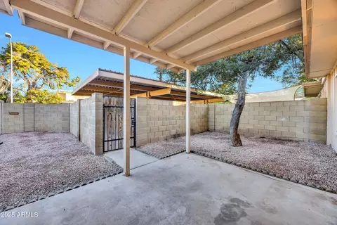 Exterior - 2128 E Dunbar Dr, Tempe, AZ 85282 photo 1 of 5