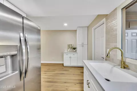Kitchen - 2128 E Dunbar Dr, Tempe, AZ 85282 photo 3 of 3