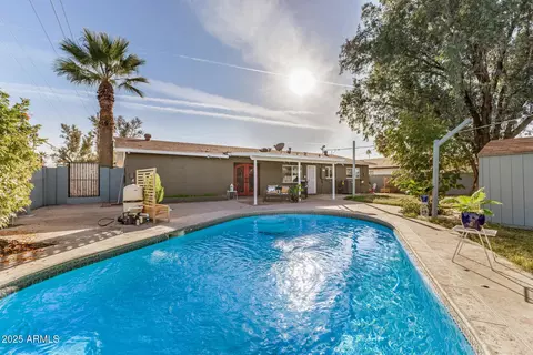 2302 W Berridge Ln, Phoenix, AZ 85015