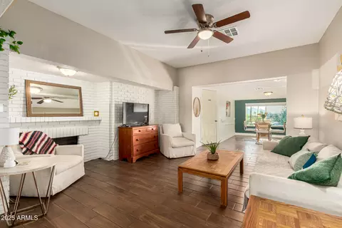 Living - 1409 E Cortez St, Phoenix, AZ 85020 photo 2 of 3