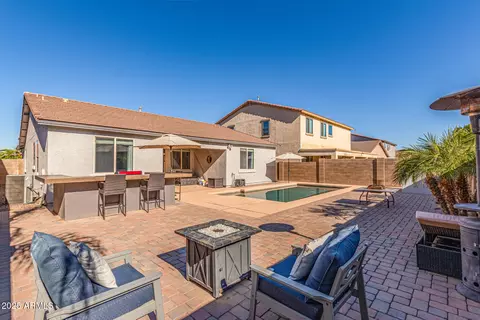613 E Navajo Trl, San Tan Valley, AZ 85143