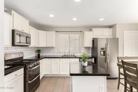 2961 N Daisy Dr, Florence, AZ 85132