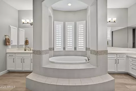 Bath - 3157 E La Costa Ct, Gilbert, AZ 85298 photo 2 of 6