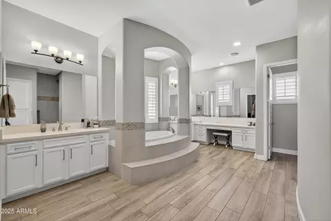 Bath - 3157 E La Costa Ct, Gilbert, AZ 85298 photo 1 of 6