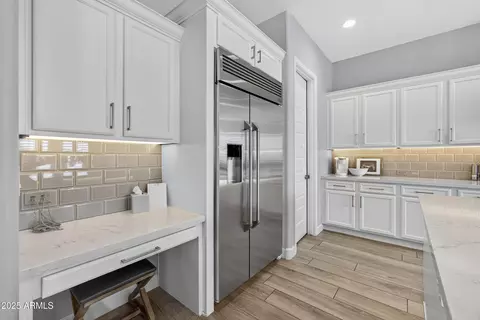 Kitchen - 3157 E La Costa Ct, Gilbert, AZ 85298 photo 5 of 7