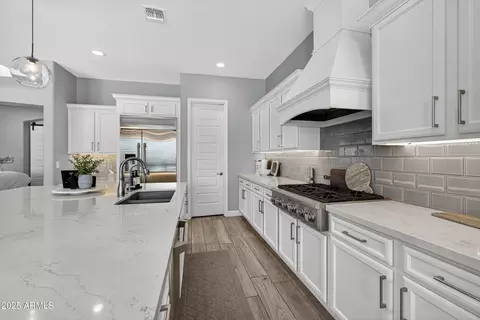 Kitchen - 3157 E La Costa Ct, Gilbert, AZ 85298 photo 2 of 7