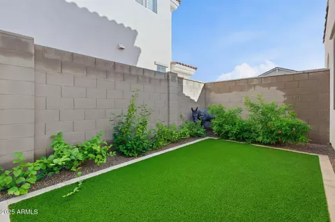Exterior - 2142 W Hide Trl, Phoenix, AZ 85085 photo 3 of 10