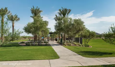 View/Area - 2142 W Hide Trl, Phoenix, AZ 85085 photo 17 of 33
