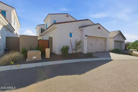 Exterior - 2142 W Hide Trl, Phoenix, AZ 85085 photo 6 of 10