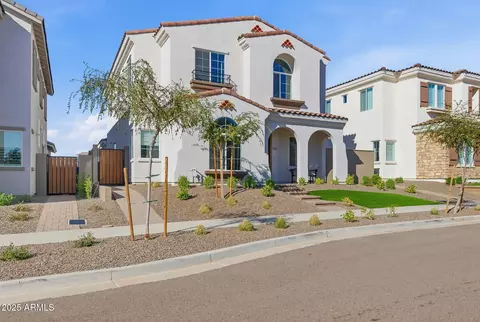 Exterior - 2142 W Hide Trl, Phoenix, AZ 85085 photo 7 of 10