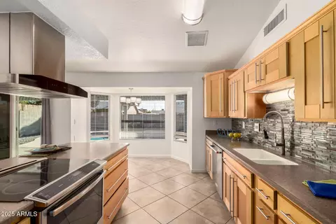 Kitchen - 3113 E Libby St, Phoenix, AZ 85032 photo 3 of 3