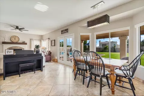 Dining - 14879 S 43rd Pl, Phoenix, AZ 85044 photo 1 of 3