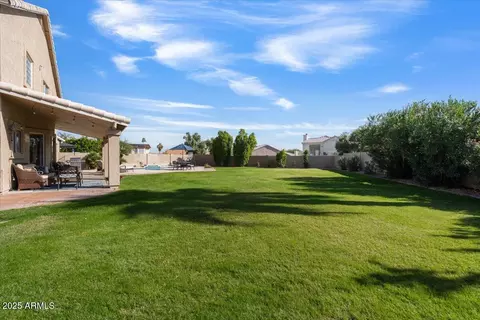 Exterior - 14879 S 43rd Pl, Phoenix, AZ 85044 photo 1 of 10