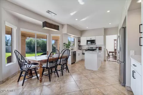 Kitchen - 14879 S 43rd Pl, Phoenix, AZ 85044 photo 4 of 5