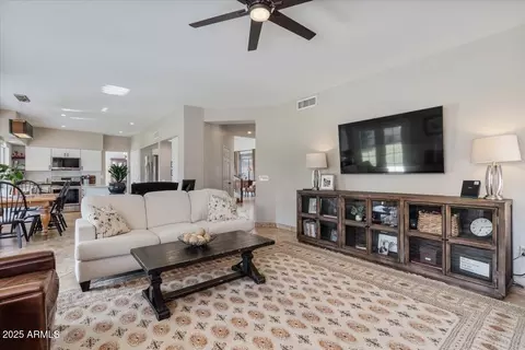 Living - 14879 S 43rd Pl, Phoenix, AZ 85044 photo 1 of 4