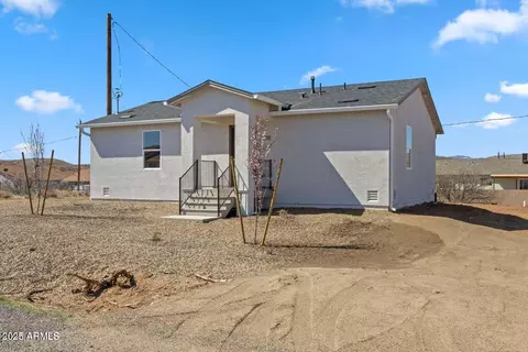 20154 E Prickly Pear Dr, Mayer, AZ 86333