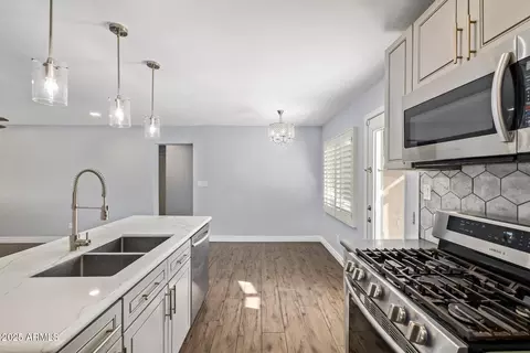 2439 E Minnezona Ave, Phoenix, AZ 85016 photo 4