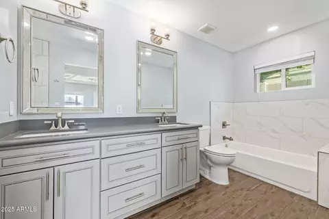 2439 E Minnezona Ave, Phoenix, AZ 85016 photo 13