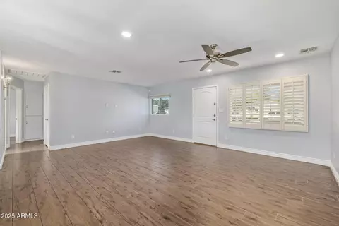 2439 E Minnezona Ave, Phoenix, AZ 85016 photo 8