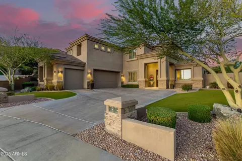 203 W Desert Flower Ln, Phoenix, AZ 85045
