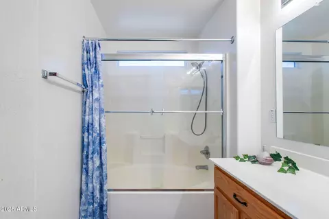 Bath - 11019 N 154th Ln, Surprise, AZ 85379 photo 3 of 4
