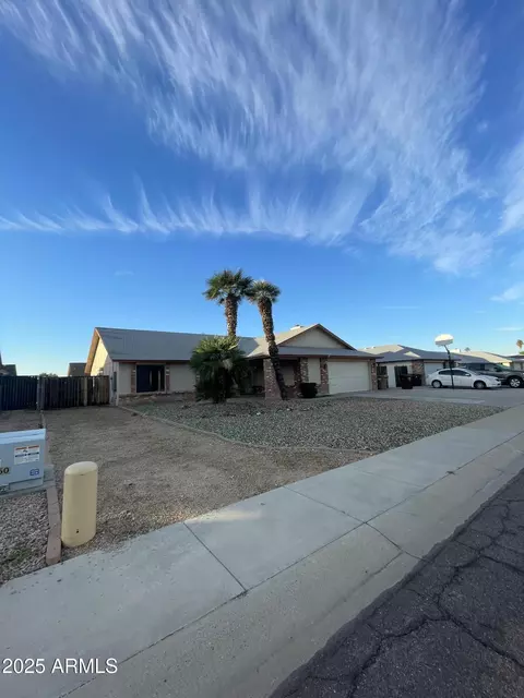 8013 W Corrine Dr, Peoria, AZ 85381