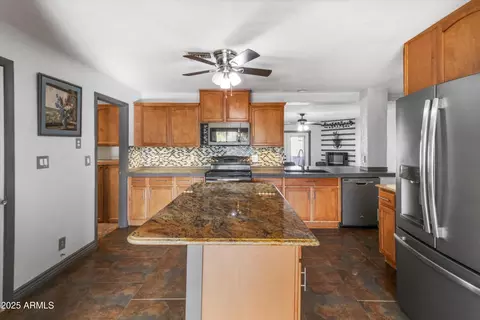834 E Granada Ave, Apache Junction, AZ 85119 photo 11