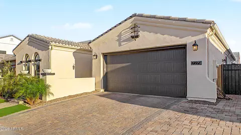 Exterior - 2279 E Warbler Rd, Gilbert, AZ 85297 photo 2 of 15