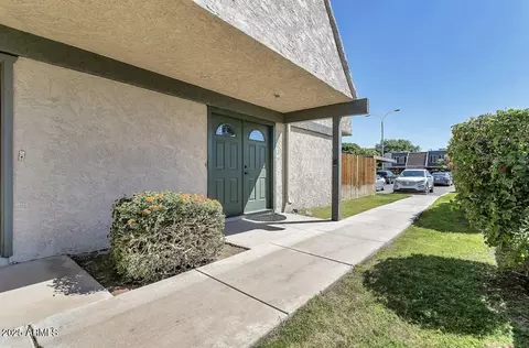 5943 W Golden Ln, Glendale, AZ 85302