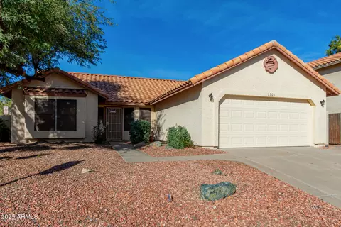 Exterior - 2702 E Cathedral Rock Dr, Phoenix, AZ 85048 photo 6 of 8