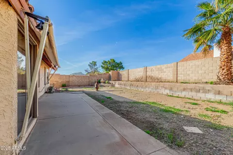Exterior - 2702 E Cathedral Rock Dr, Phoenix, AZ 85048 photo 5 of 8