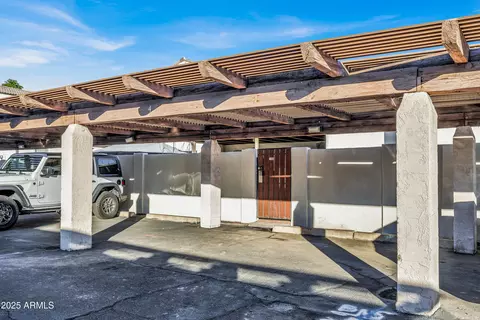 Exterior - 1180 E Belmont Ave, Phoenix, AZ 85020 photo 6 of 8