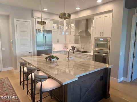Kitchen - 5250 E Deer Valley Dr #304, Phoenix, AZ 85054 photo 1 of 5