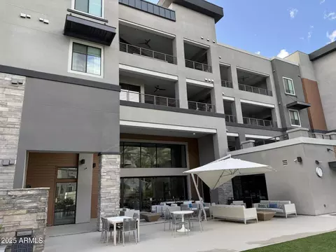Exterior - 5250 E Deer Valley Dr #304, Phoenix, AZ 85054 photo 3 of 4