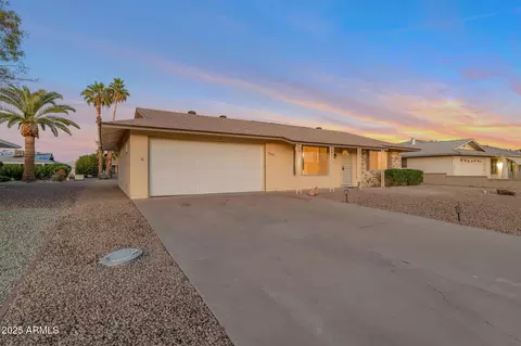 9822 W Silverbell Dr, Sun City, AZ 85351
