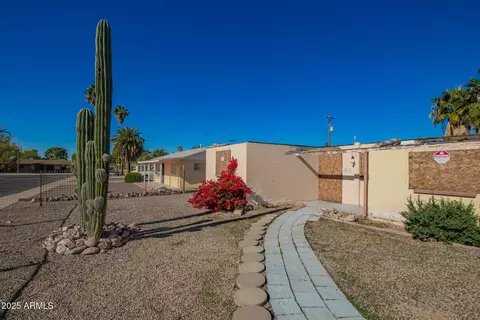 5416 E Akron St, Mesa, AZ 85205