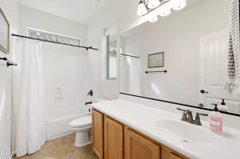 Bath - 4495 E Woodside Way, Gilbert, AZ 85297 photo 2 of 3