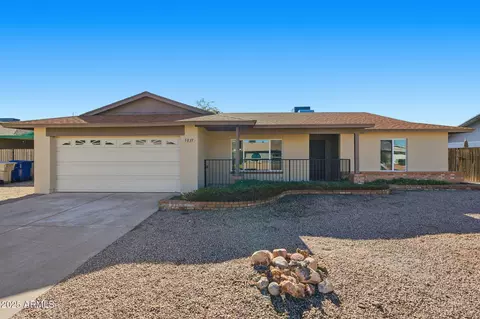 5839 W Hearn Rd, Glendale, AZ 85306