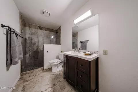 Bath - 26 E Palo Verde St, Gilbert, AZ 85296 photo 4 of 4